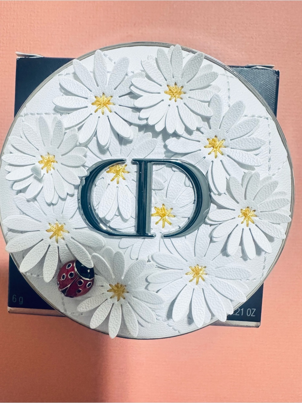 Dior white daisy Floral Compact Illuminizer with Red Ladybug Accent. Last one - Picture 3 of 9
